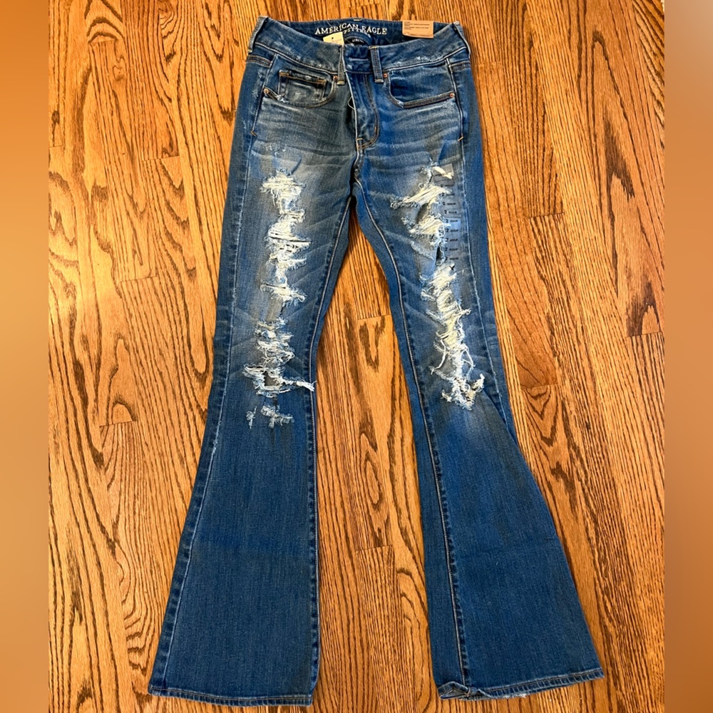 American Eagle ripped Flare Jean